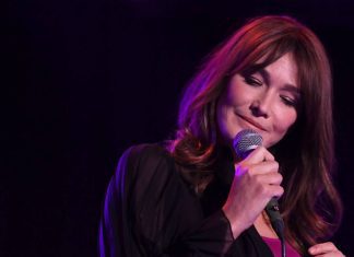 Carla Bruni, version «poetry» Carla Bruni