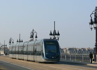 BORDEAUX TRAMS Bordeaux tram crossing the Pont de Pierre