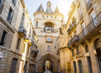 Visitors Guide to The City of Bordeaux lefrancophile Bordeaux clock