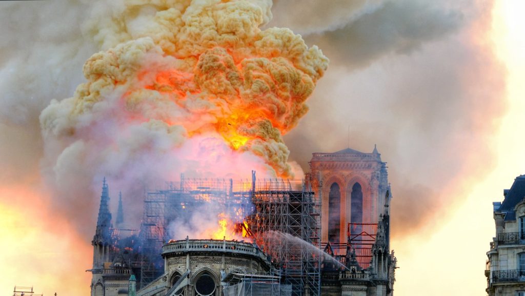 lefrancophile Notre Dame Paris fire