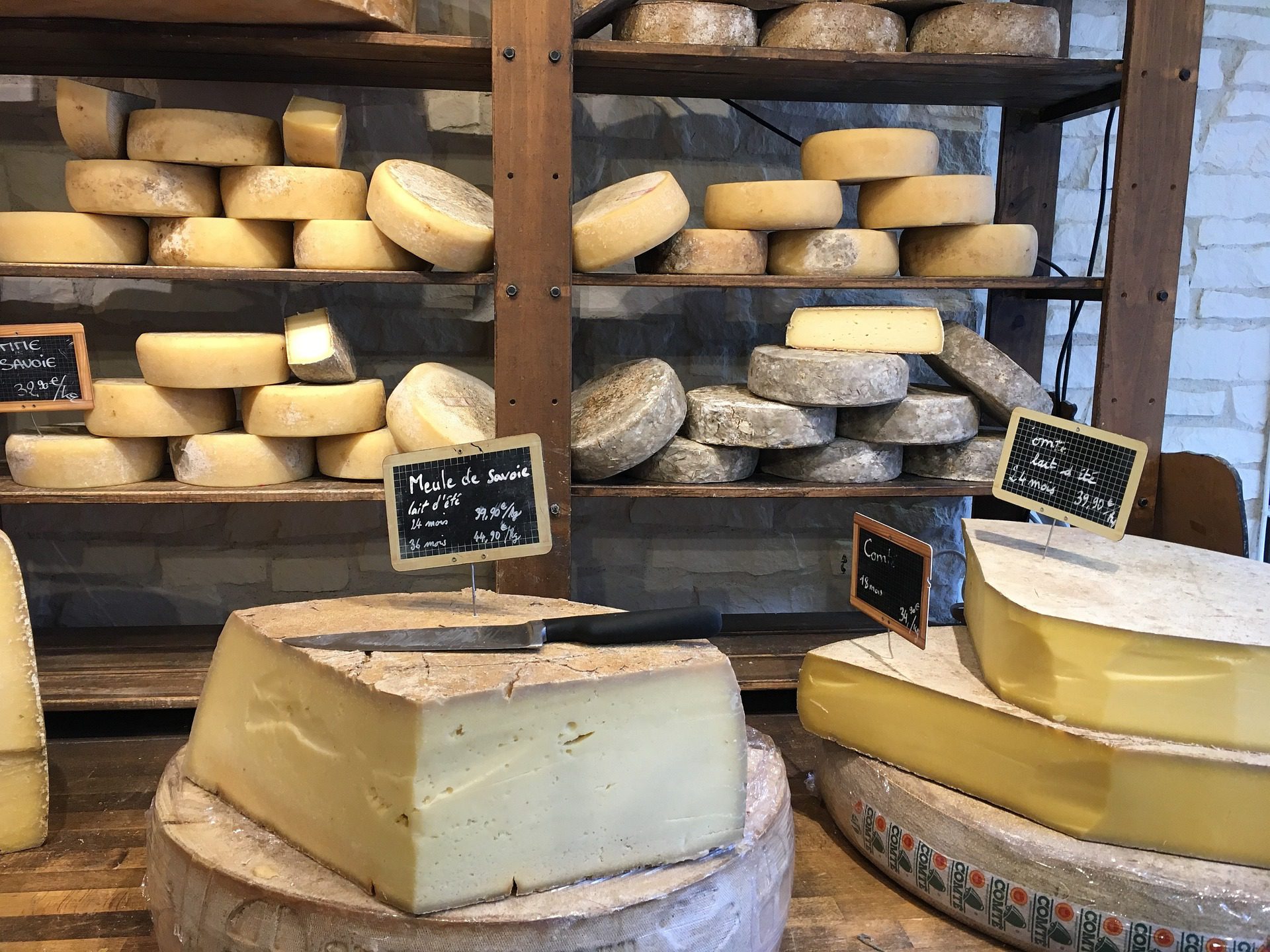 The eight families of french cheese