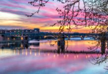 Visitors Guide to the City of Toulouse Saint Pierre Sunset over the Garonne