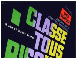 Classe Tous Risques, le plus grand film de gangsters français de tous les temps Affiche de film français. Sur un fond noir, en grandes lettres vertes , bleues et jaunes, le titre du film « CLASSE TOUS RISQUES » est inscrit en diagonale, du coin supérieur droit vers le coin inférieur gauche. Juste au-dessus, en lettres blanches plus petites, figurent les noms SANDRA MILO et JEAN PAUL BELMONDO, et au-dessus, en lettres noires sur fond orange, LINO VENTURA. En bas à droite figurent les noms de l'équipe technique.